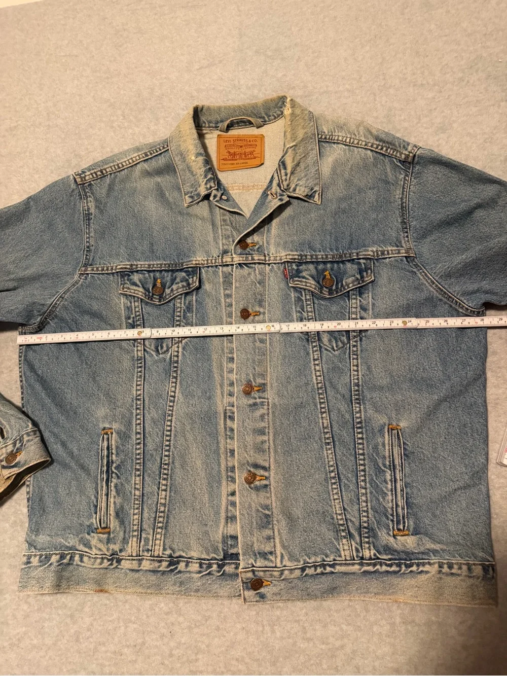 Levis distressed collar